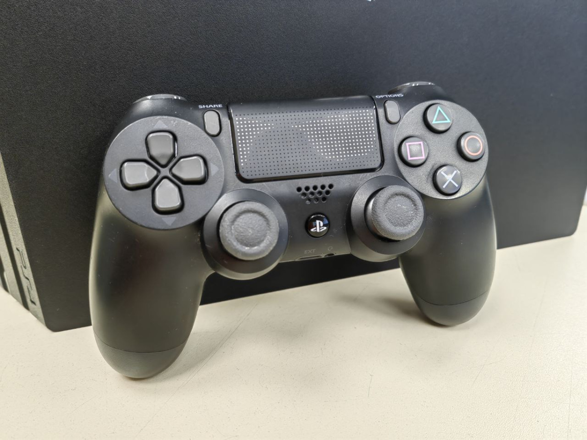 Игровая приставка PlayStation 4 Pro 1Tb