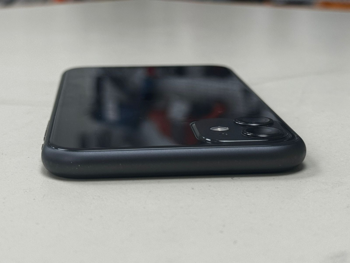 Смартфон Apple iPhone 11 128Gb