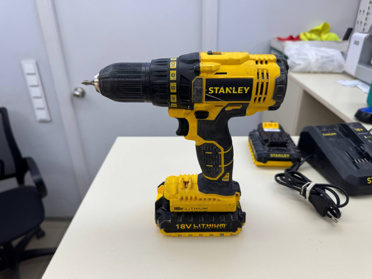 Шуруповерт Stanley SCD20