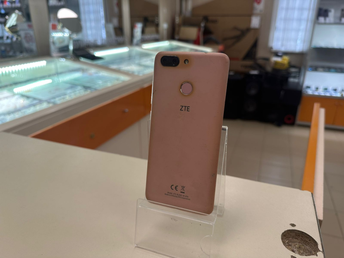 Смартфон ZTE Blade V0920