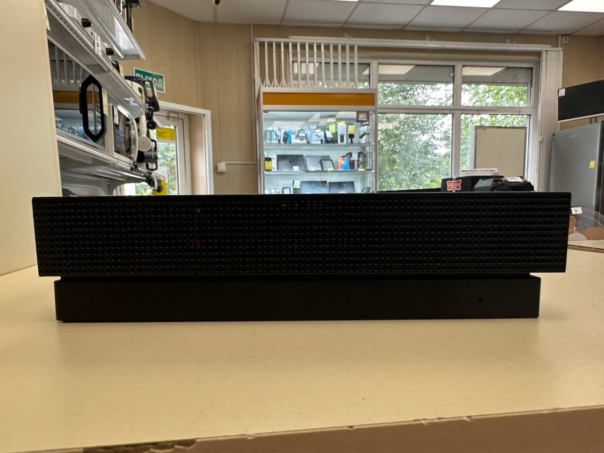 Игровая приставка Xbox One X 1Tb