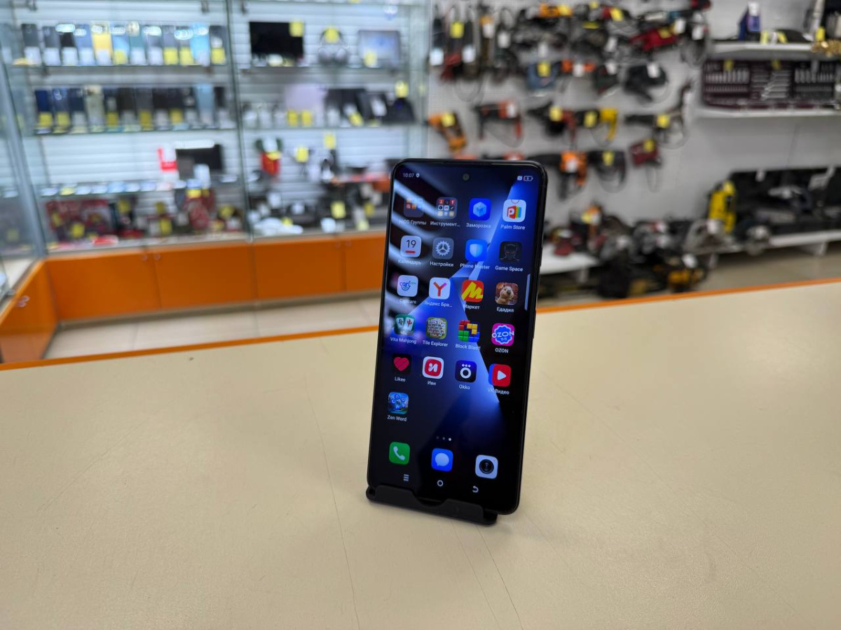 Смартфон Tecno Pova 5 8/128