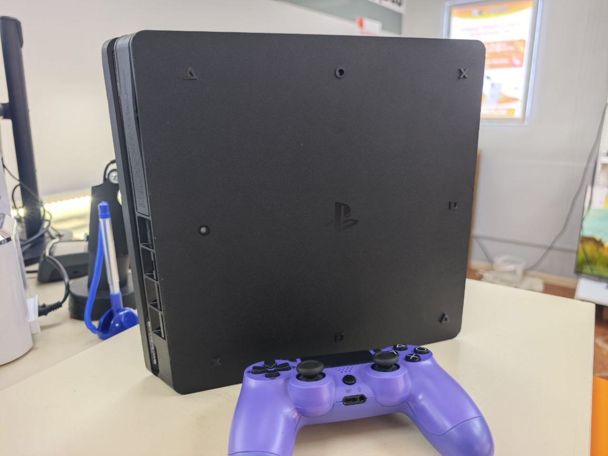 Игровая приставка PlayStation 4 Slim 1Tb Игровая приставка PlayStation 4 Slim 1Tb