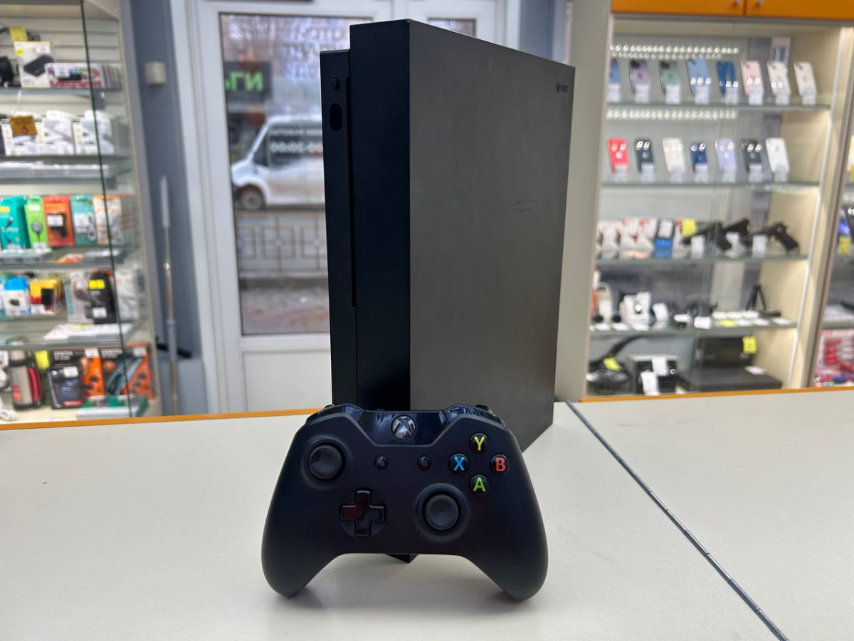 Игровая приставка Xbox One X 1Tb