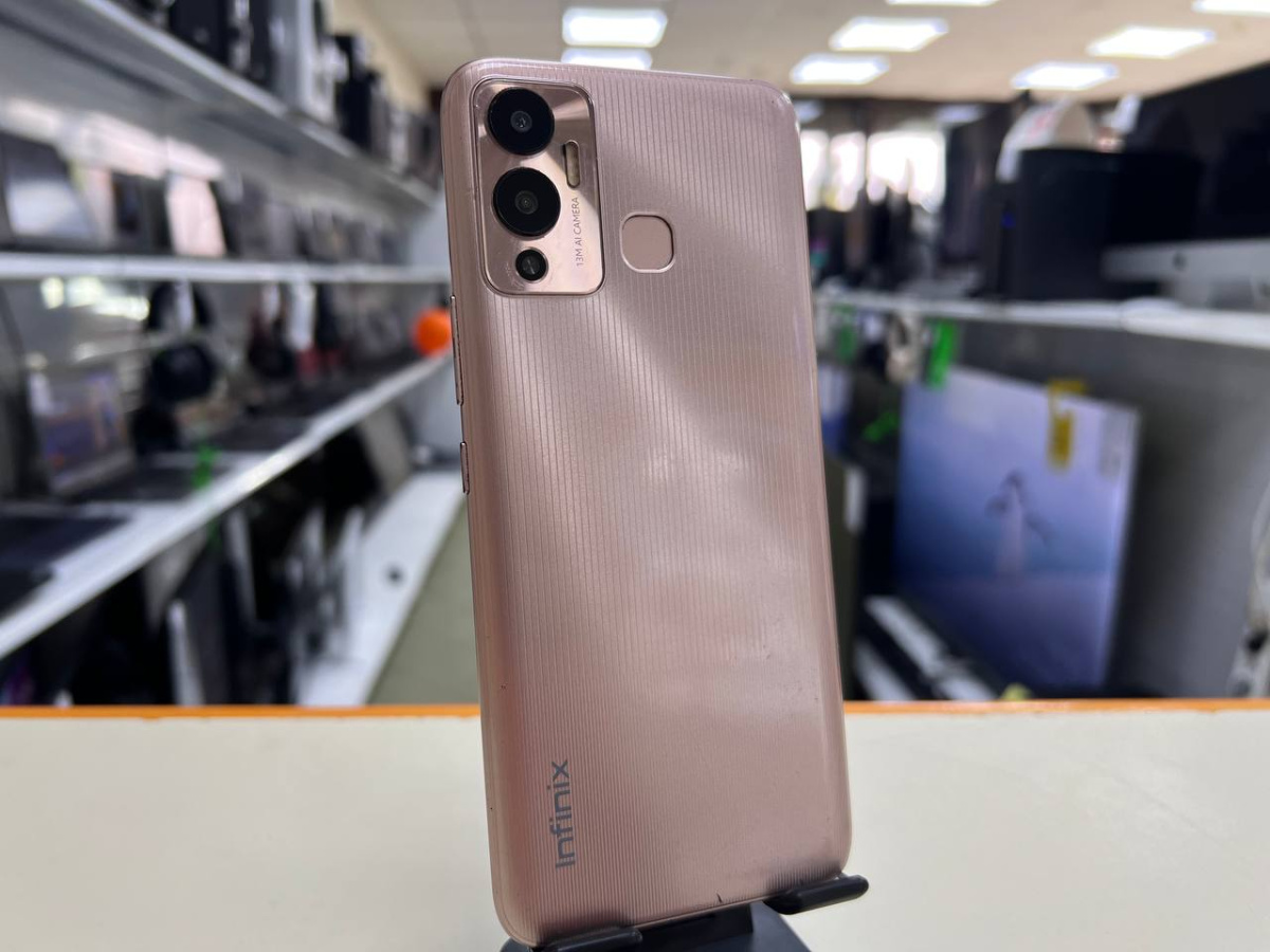 Смартфон Infinix HOT 12 PLAY 4/64