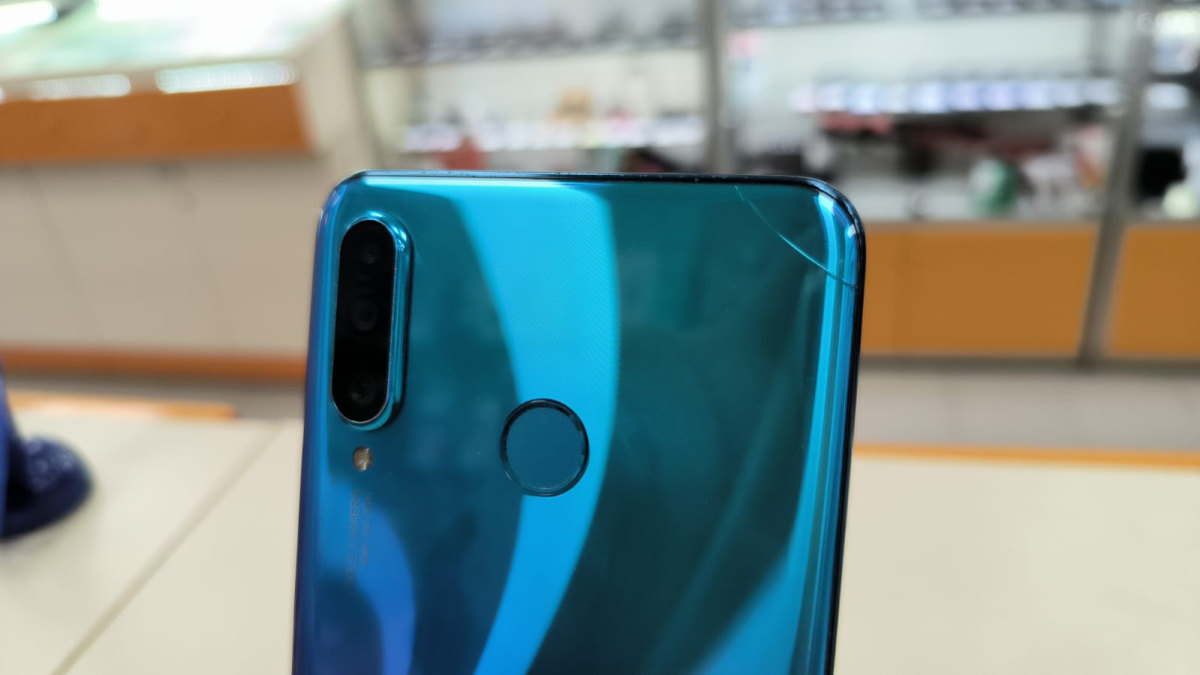 Смартфон Honor 20 Lite 4/128