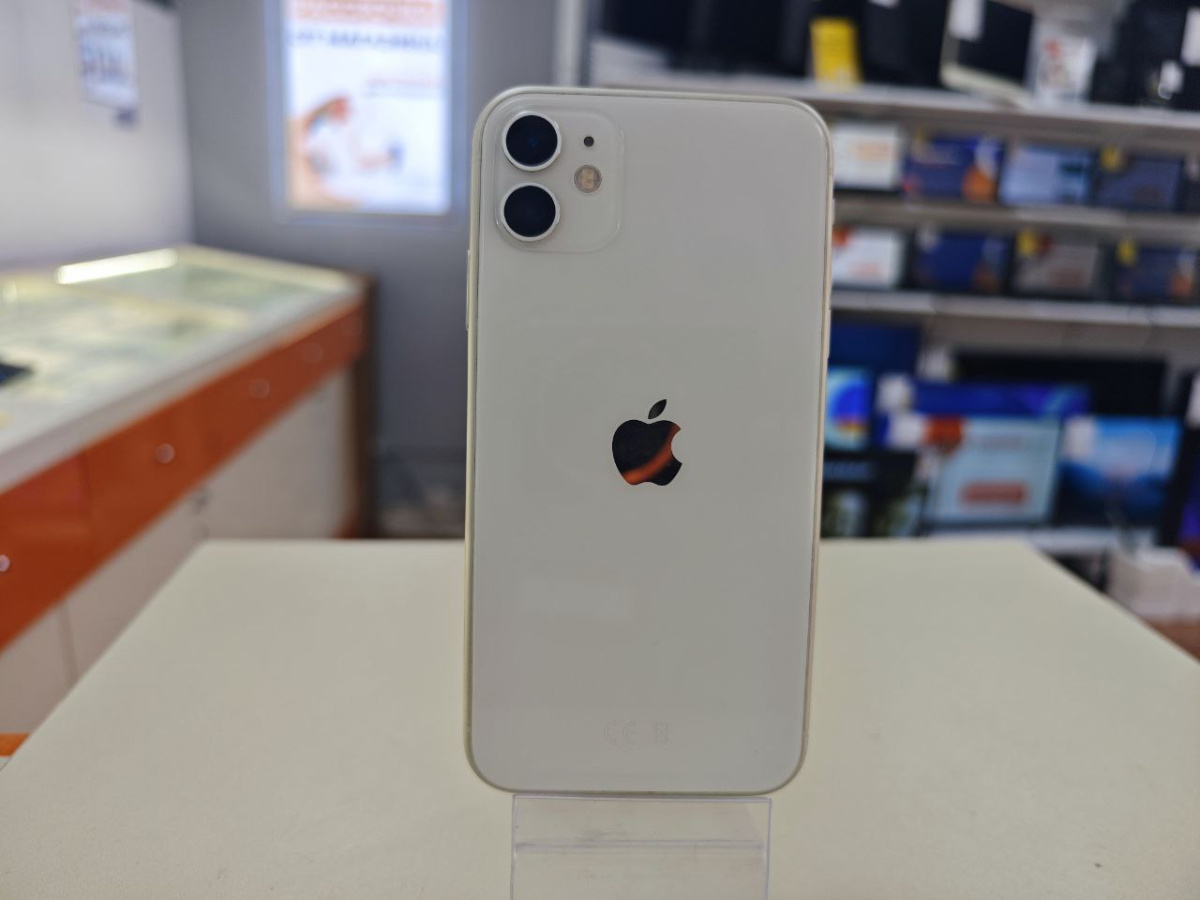 Смартфон Apple iPhone 11 64Gb