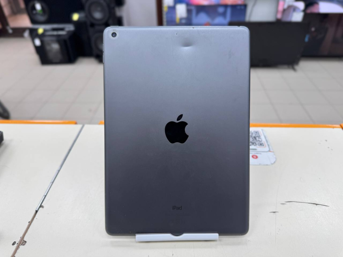 Планшет Apple iPad 8 32ГБ  (2020 A2270 (Wi-Fi)