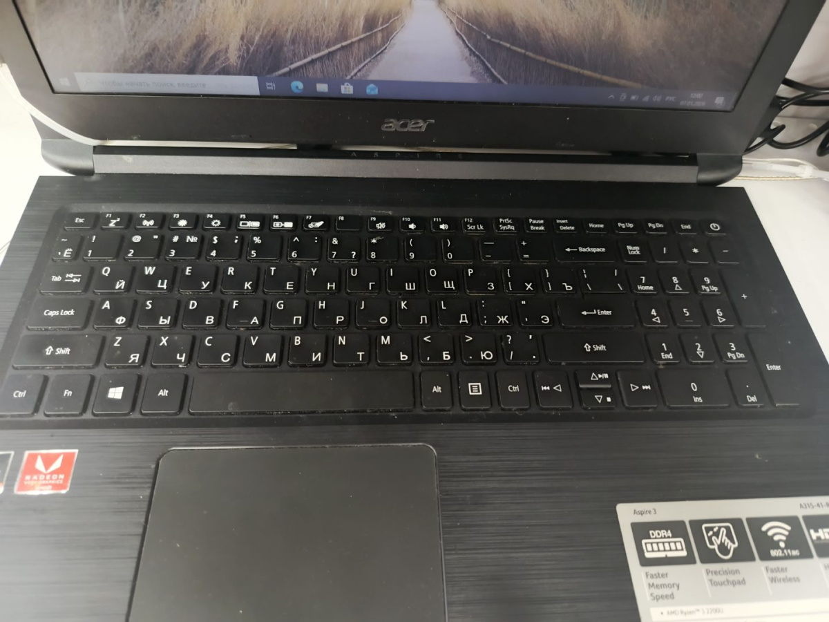 Ноутбук Acer Aspire 3; Ryzen 3 2200U, Radeon Vega 3, 8 Гб, Нет, Нет