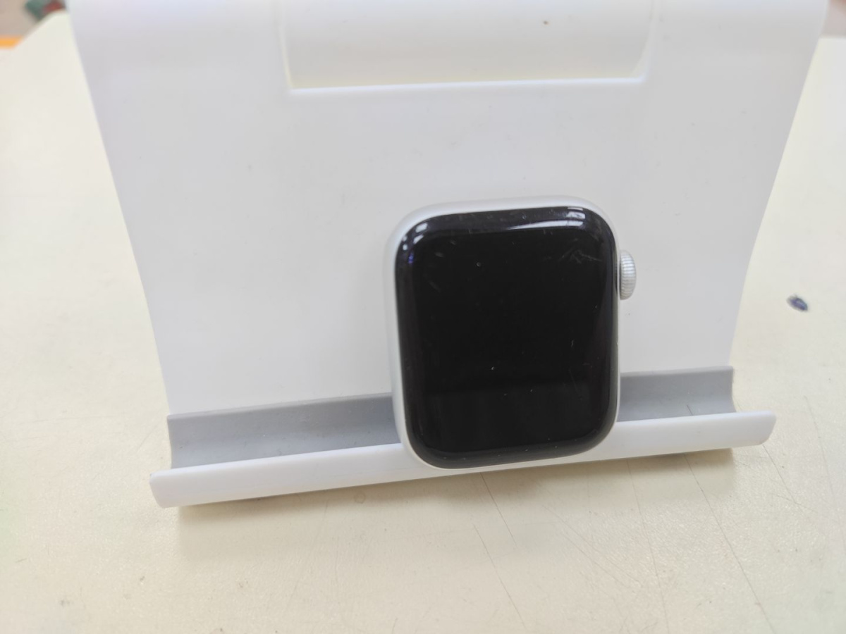 Смарт-часы Apple Watch Series 4 40 мм