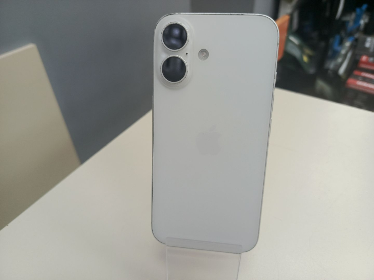 Смартфон Apple Iphone 16 128Gb