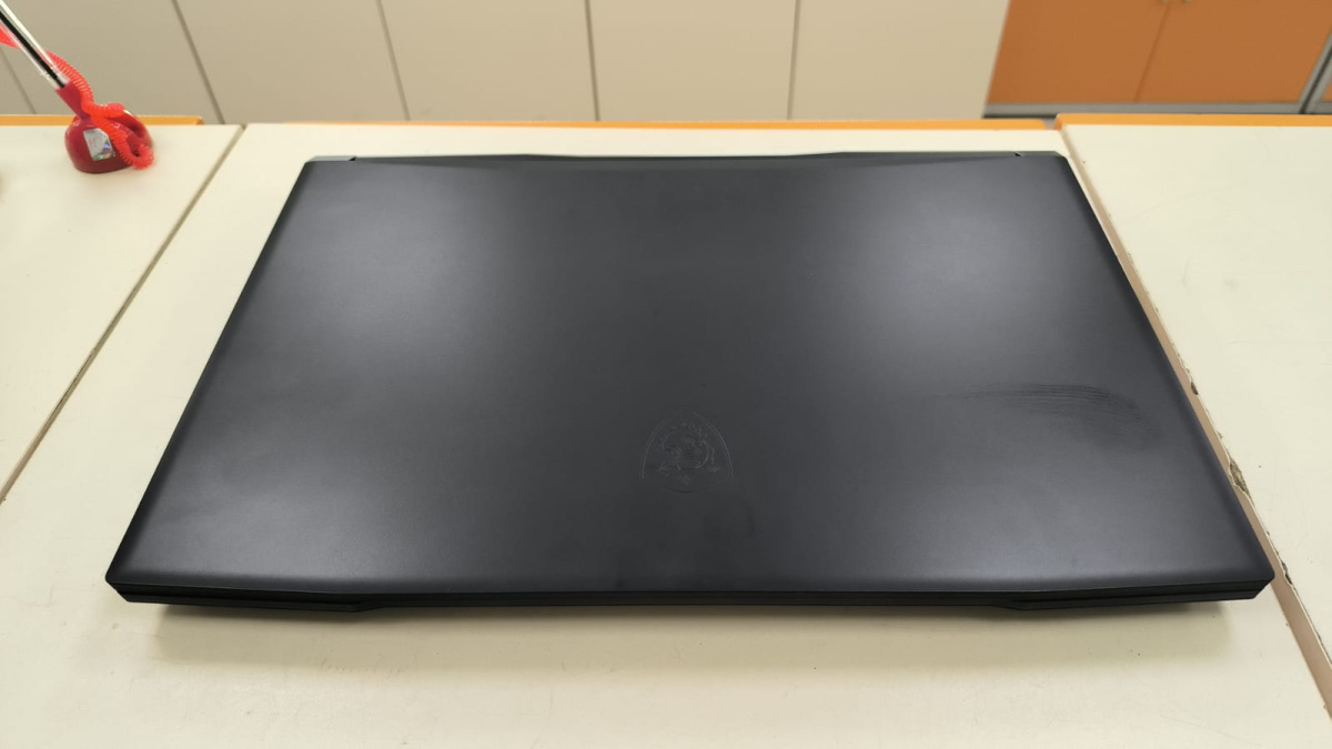 Ноутбук MSI MS-17L2;  Core I5-11400H, GeForce GTX 1650, 8 Гб, 250 Гб, Нет