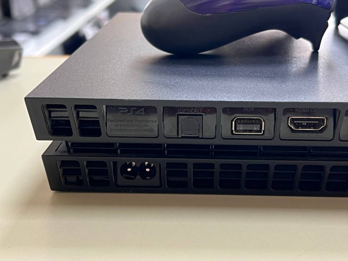 Игровая приставка PlayStation 4 FAT 1Tb