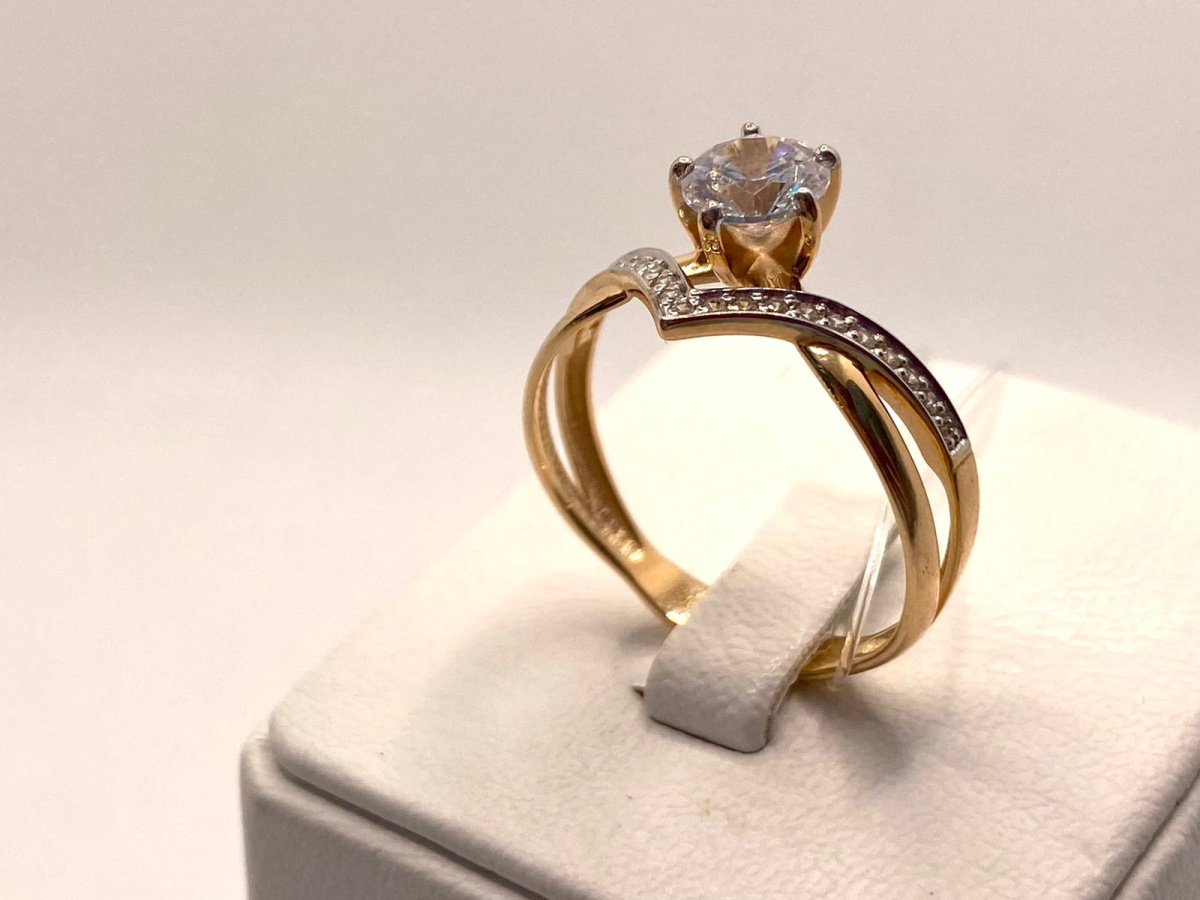 КОЛЬЦО С КАМНЯМИ (Au 585)