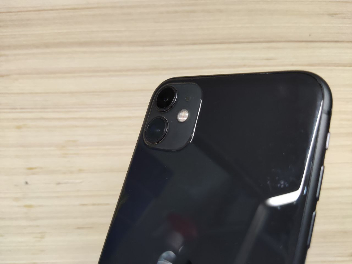 Смартфон Apple iPhone 11 64Gb