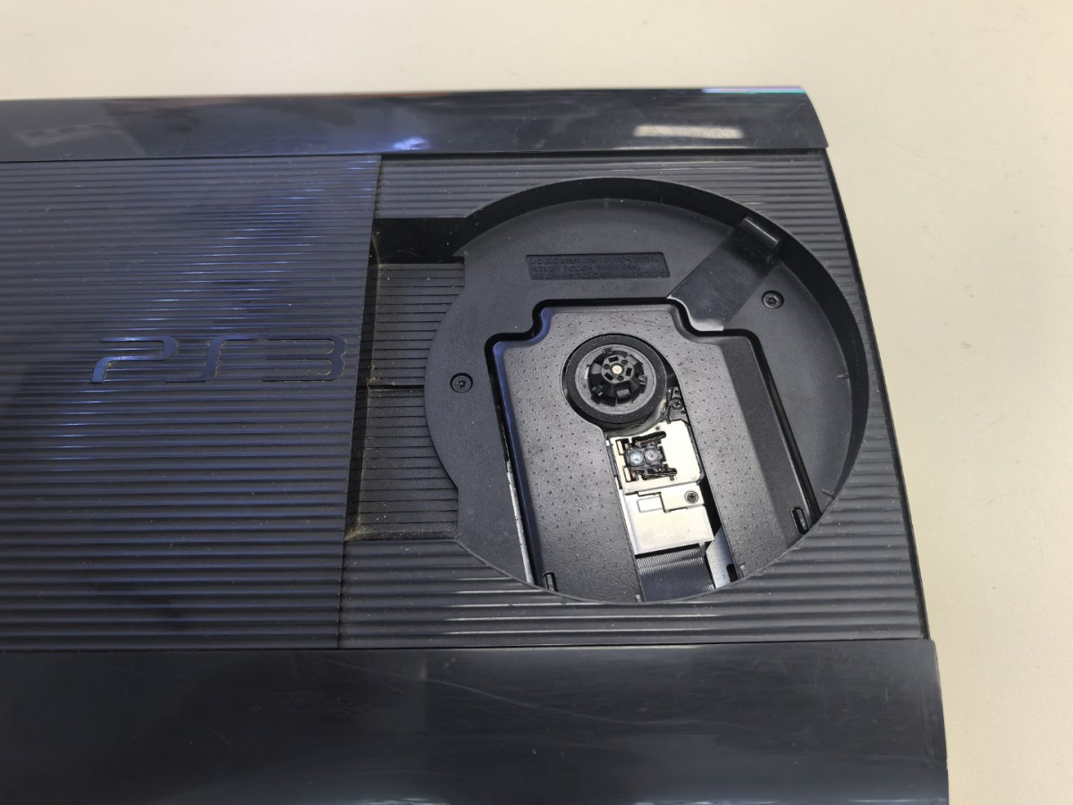 Игровая приставка PlayStation 3 Super Slim 500GB Игровая приставка PlayStation 3 Super Slim 500GB
