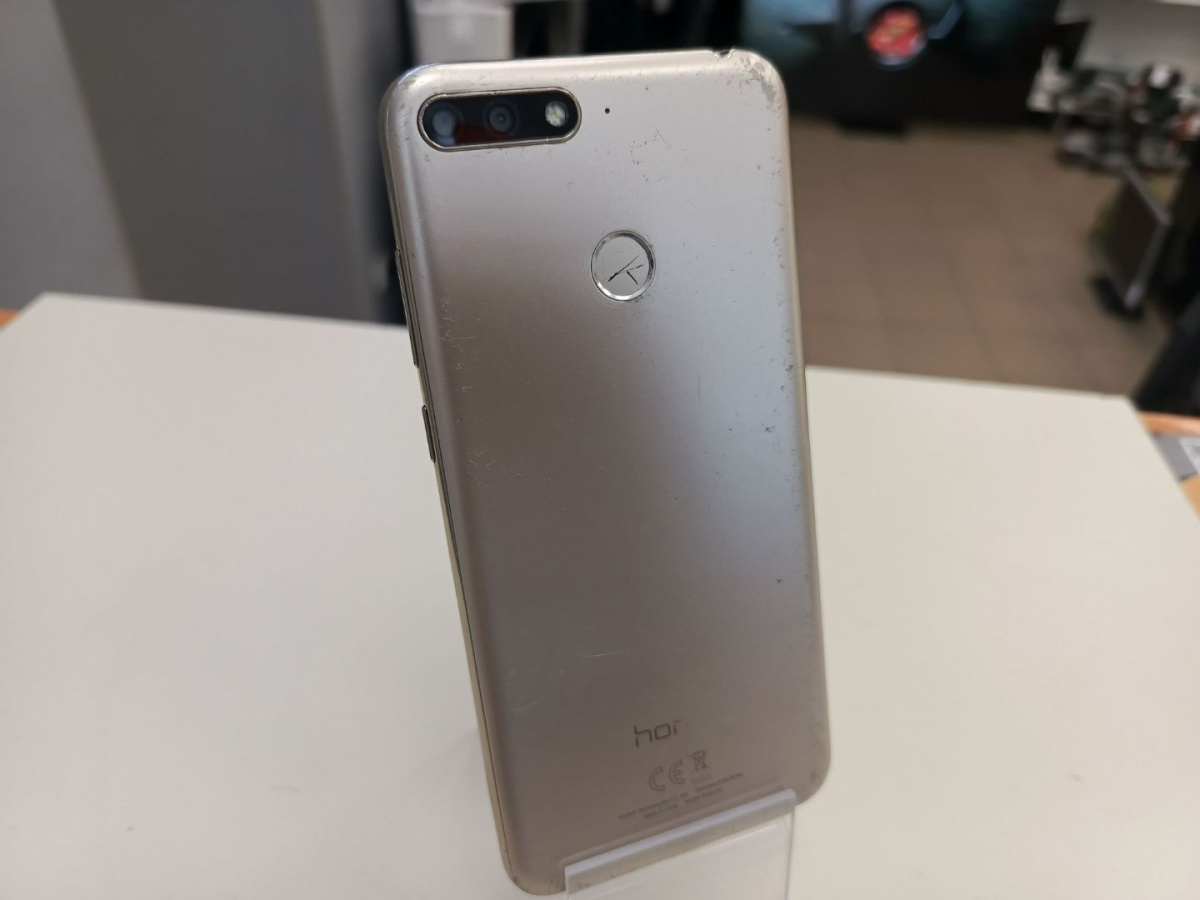 Смартфон Honor 7C 3/32