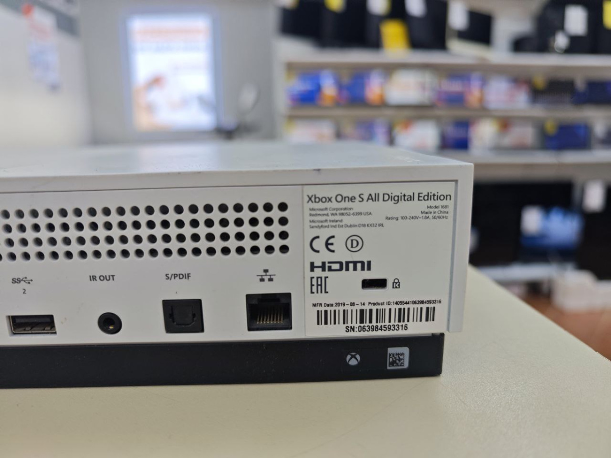 Игровая приставка Xbox One S Digital Edition 1TB