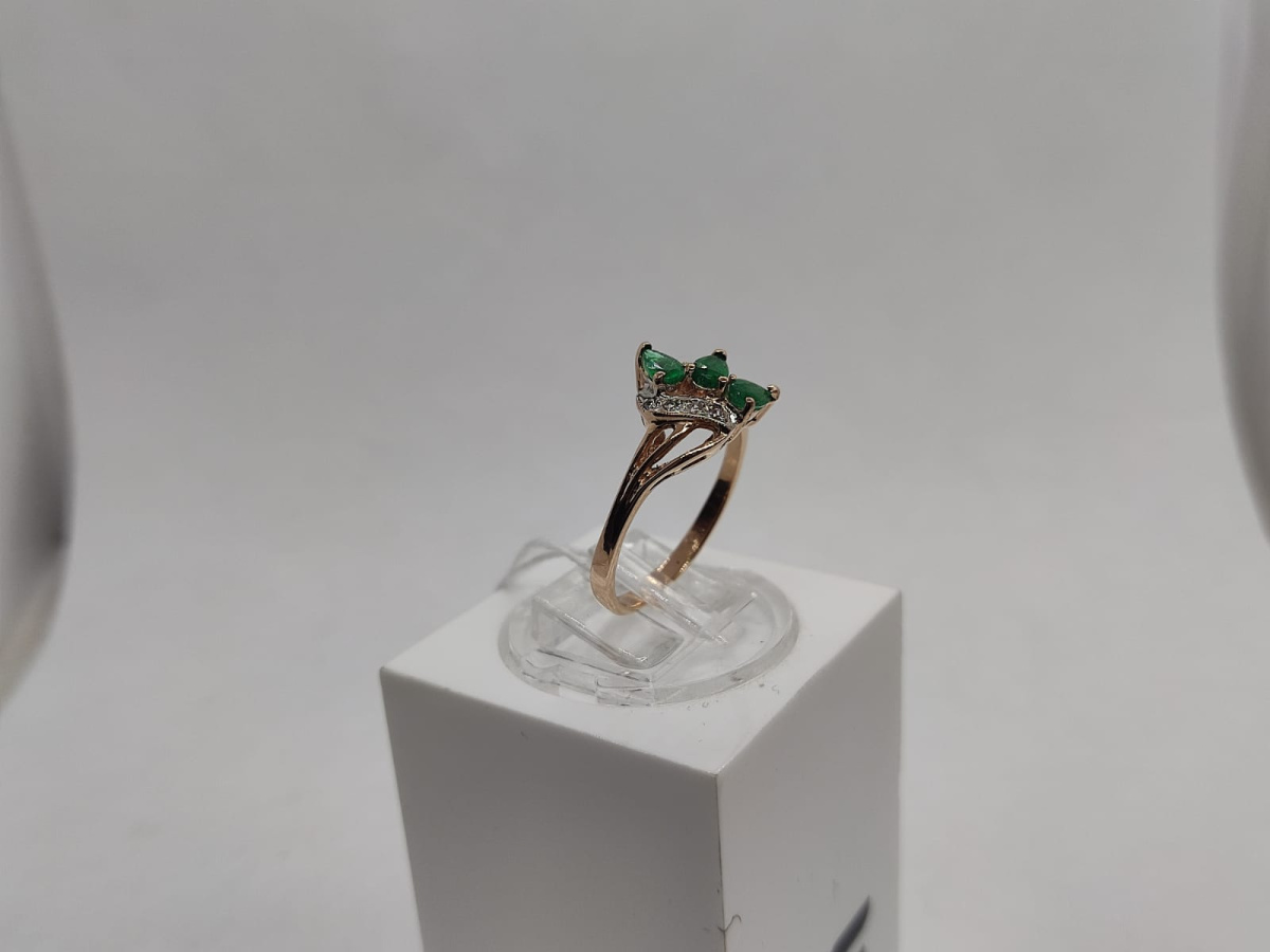 КОЛЬЦО С КАМНЯМИ (Au 585)