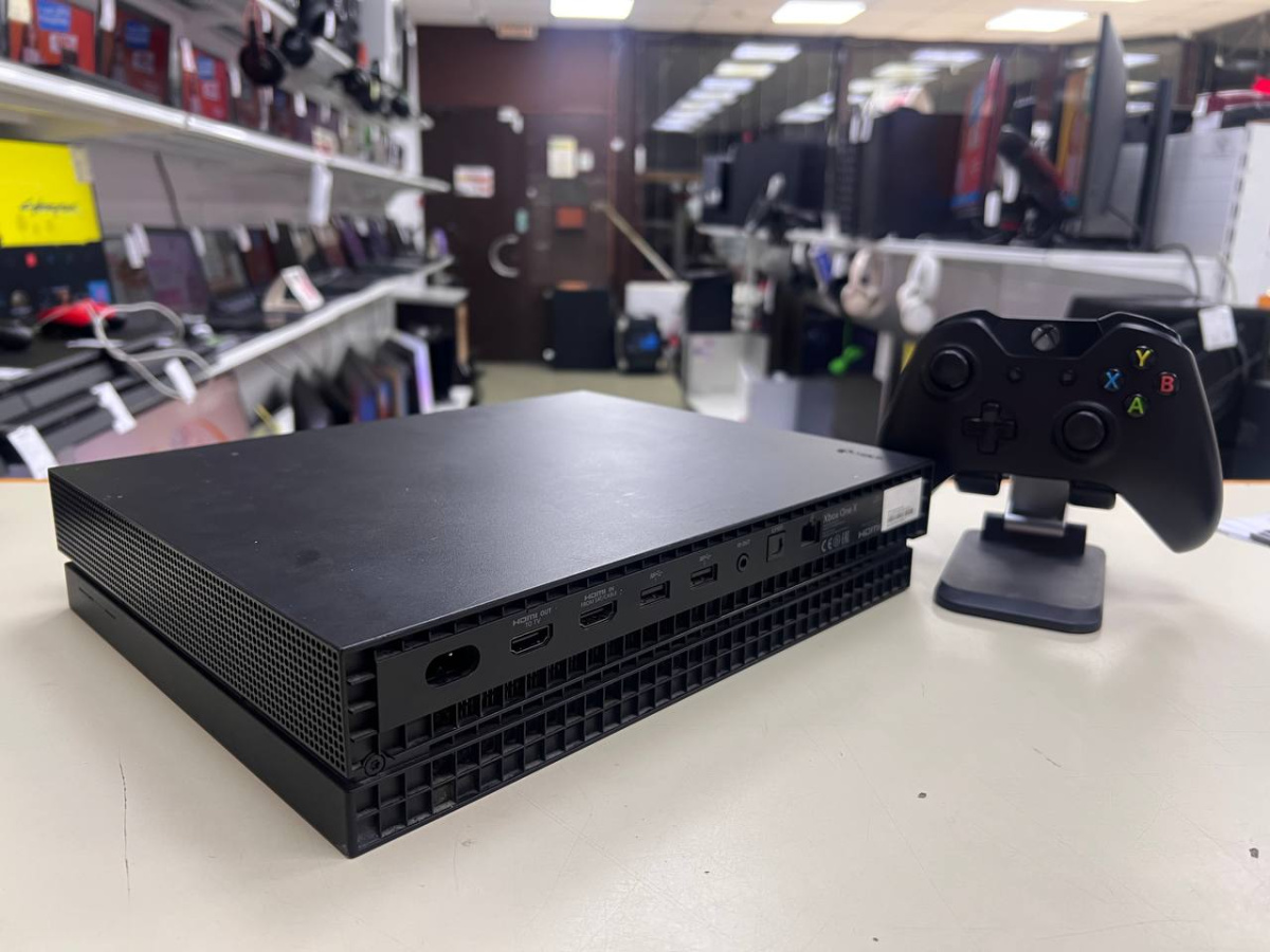 Игровая приставка Xbox One X 1Tb