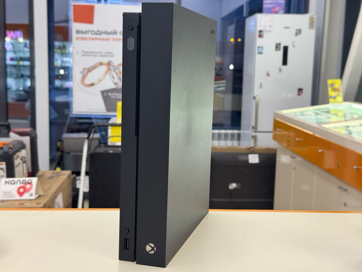 Игровая приставка Xbox One X 500Gb