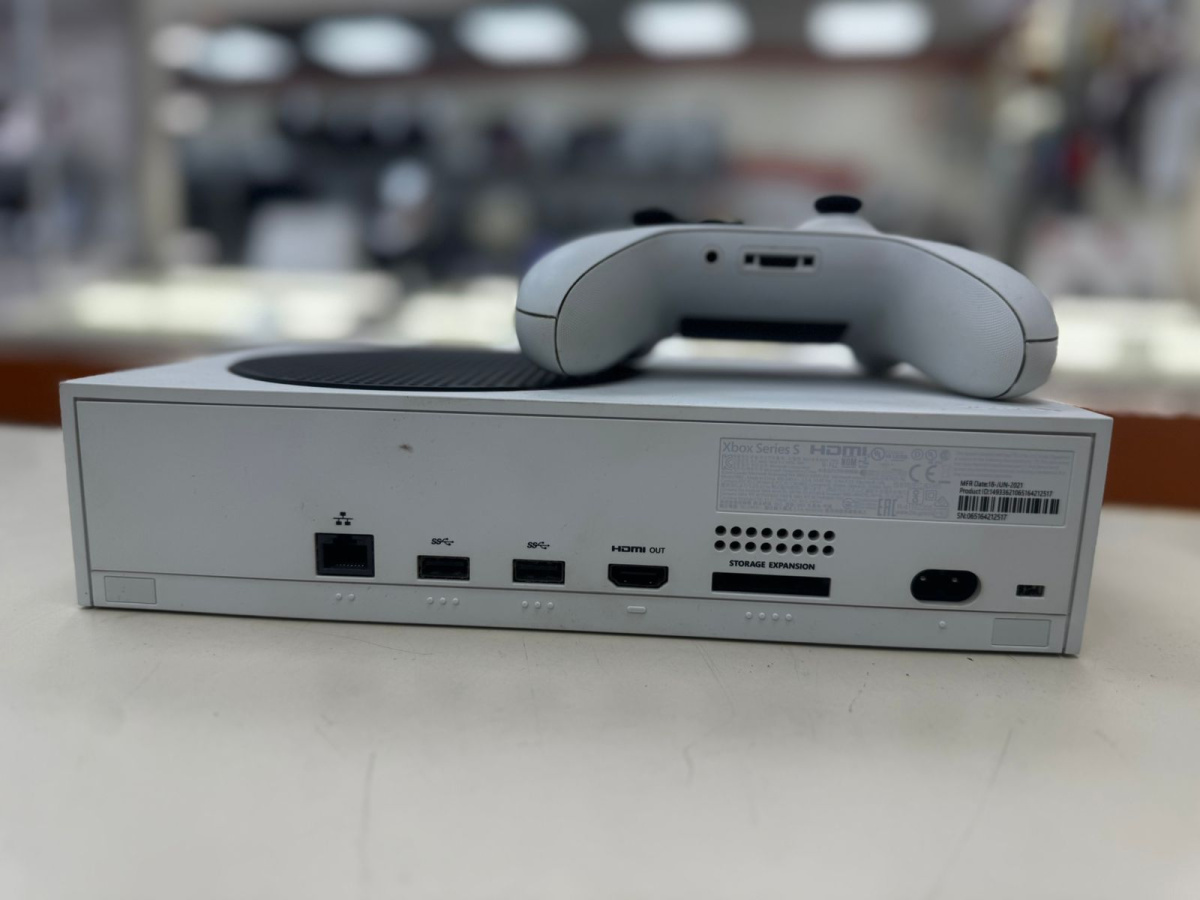 Игровая приставка Xbox Series S 512Gb SSD Игровая приставка Xbox Series S 512Gb SSD
