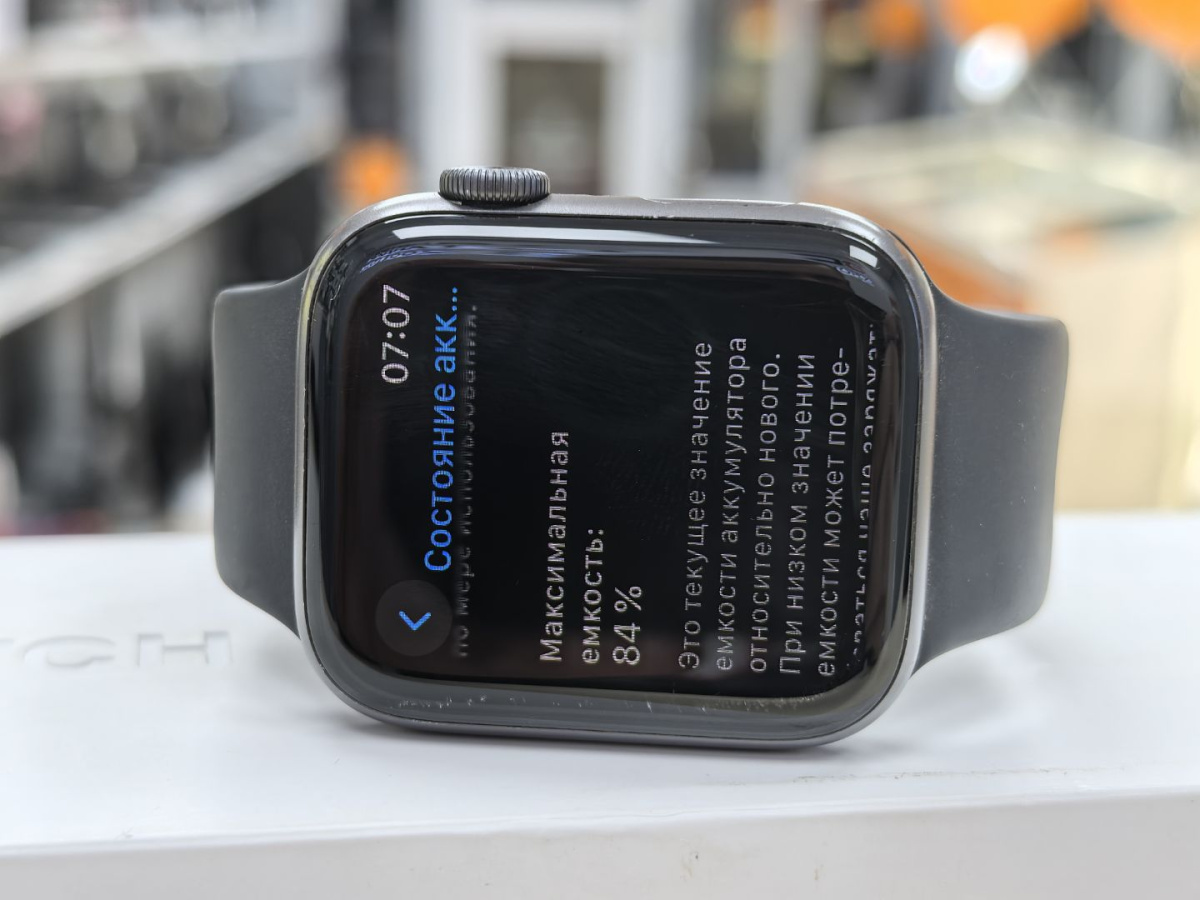 Смарт-часы Apple Watch Series 5 44 мм