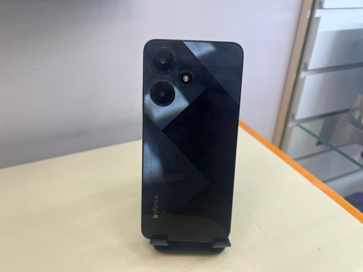 Смартфон Infinix HOT 30i 4/128