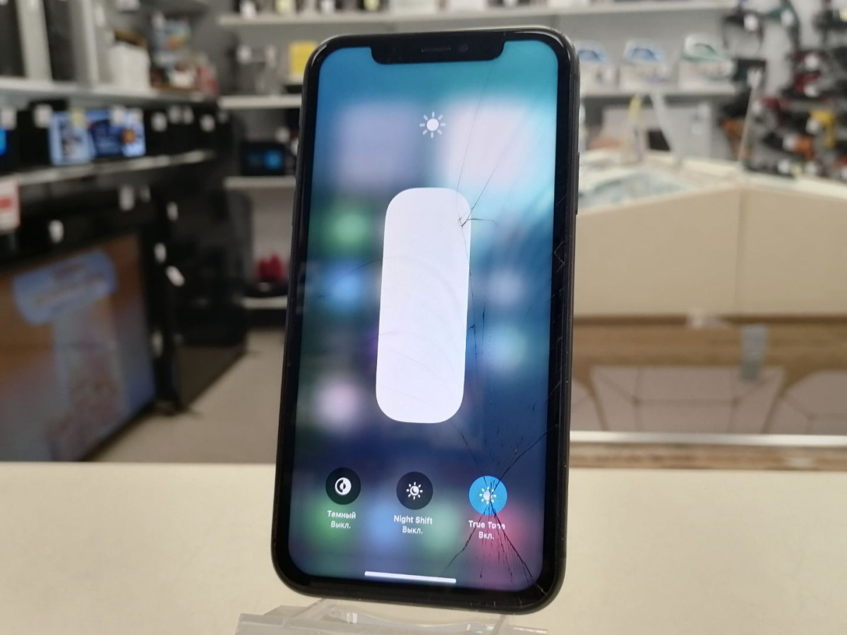 Смартфон Apple iPhone 11 64Gb