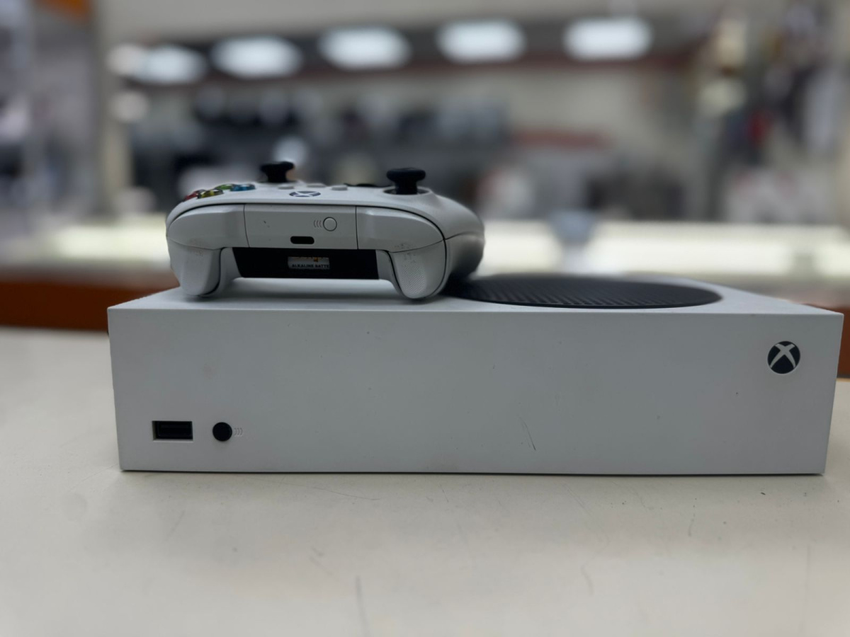 Игровая приставка Xbox Series S 512Gb SSD Игровая приставка Xbox Series S 512Gb SSD