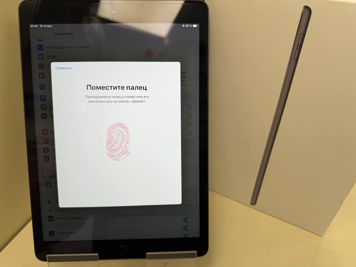 Планшет Apple iPad 9 64 ГБ (2021 A2602 (Wi-Fi)