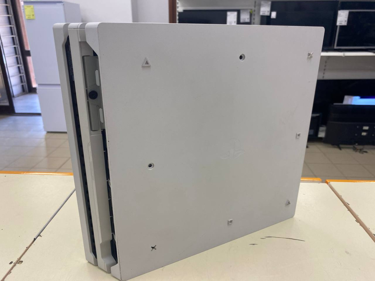 Игровая приставка PlayStation 4 Pro 1Tb