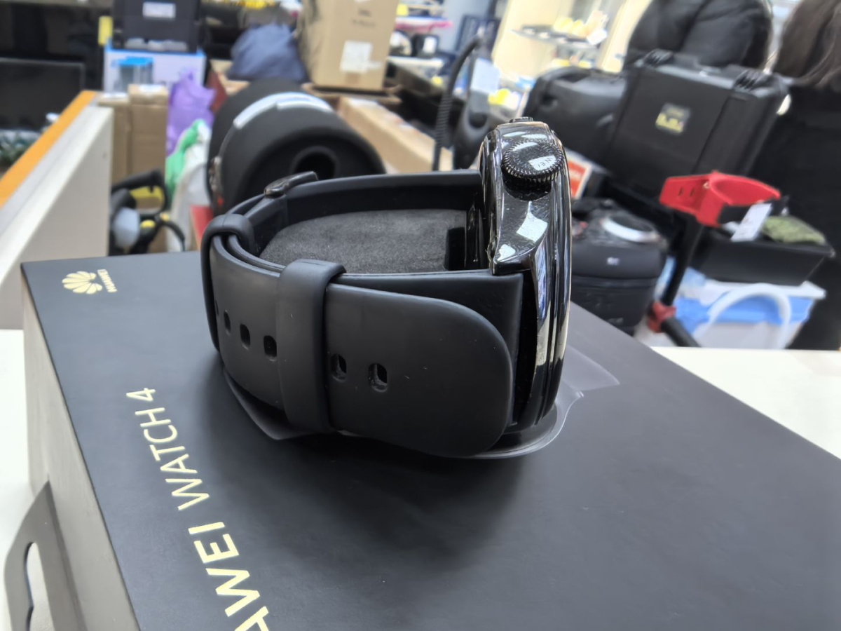 Смарт-часы Huawei WATCH 4