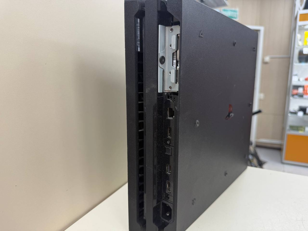 Игровая приставка PlayStation 4 Pro 1Tb