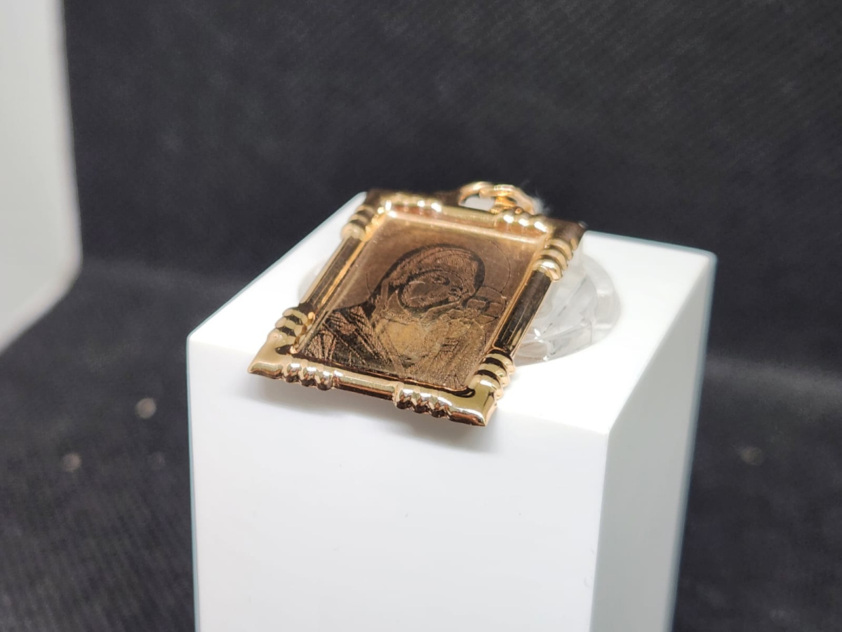 ПОДКМИ585 ПОДВЕСКА С КАМНЯМИ (Au 585) ПОДКМИ585 ПОДВЕСКА С КАМНЯМИ (Au 585)