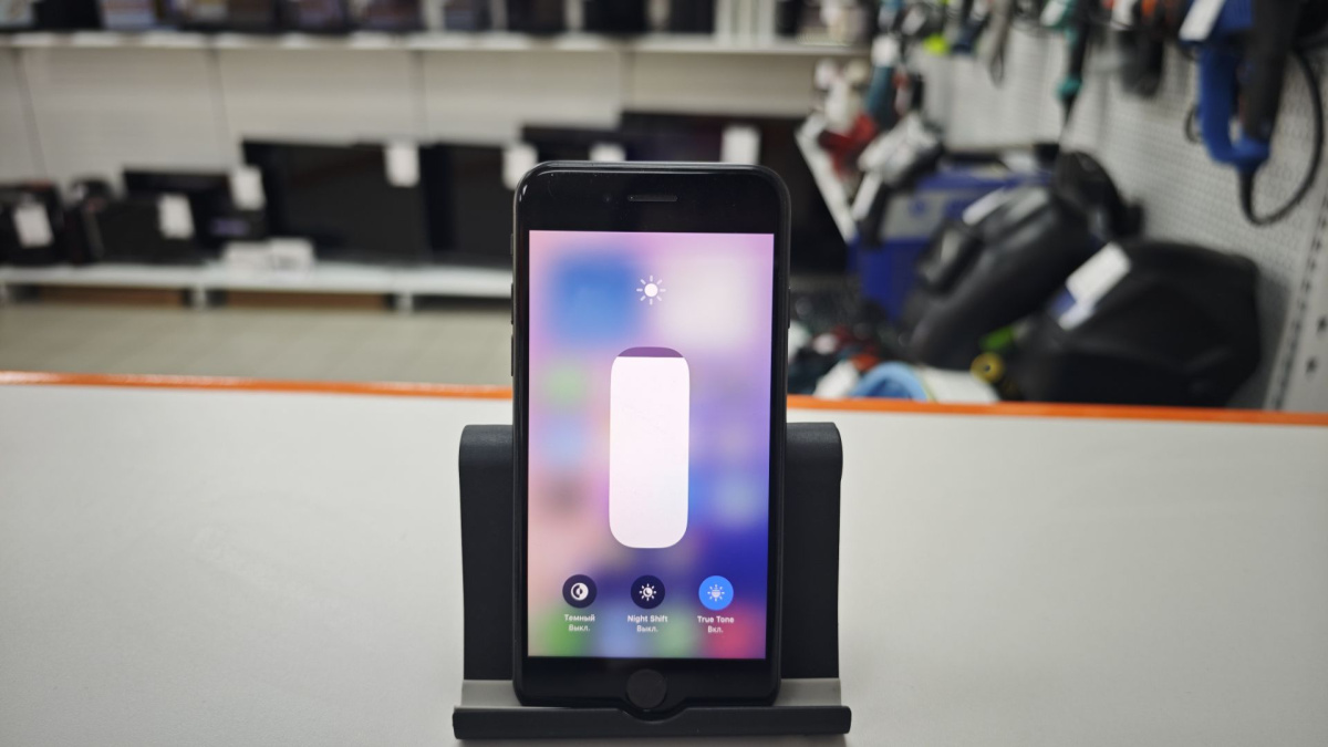 Смартфон Apple iPhone SE 2020 64Gb