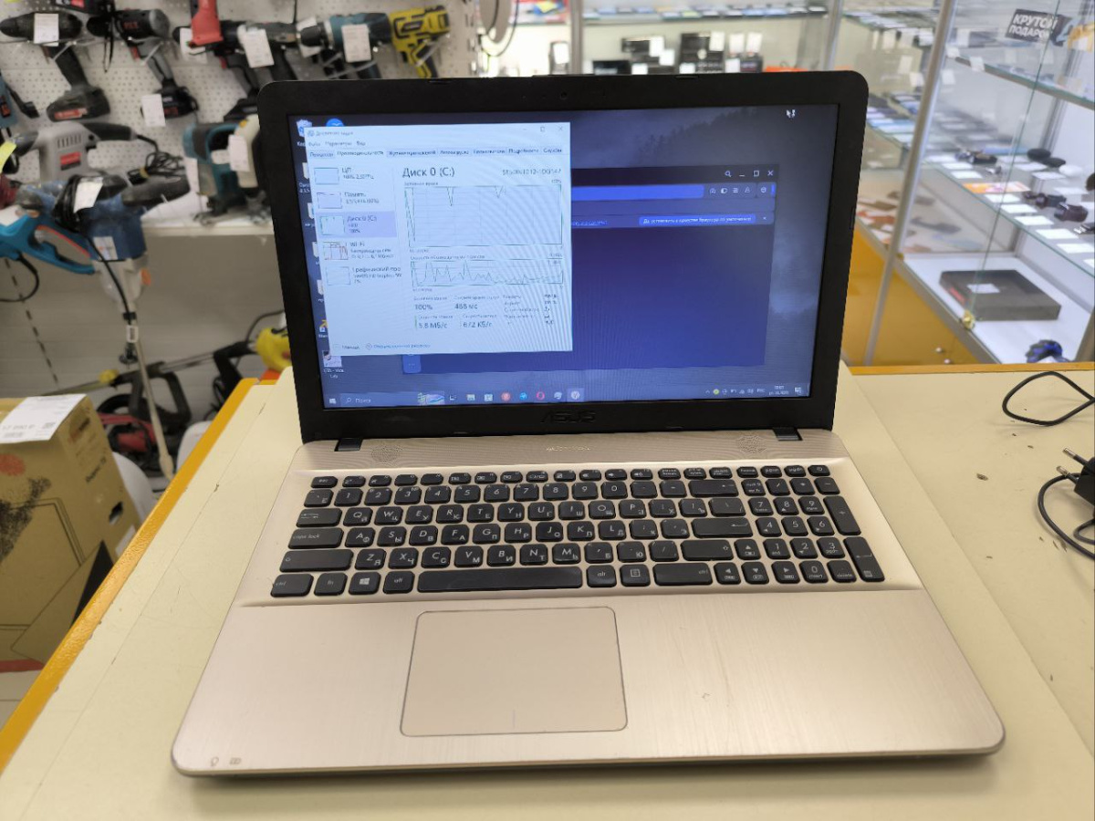 Ноутбук ASUS; Celeron N3350, Intel HD Graphics 500, 4 Гб, Нет, 500 Гб