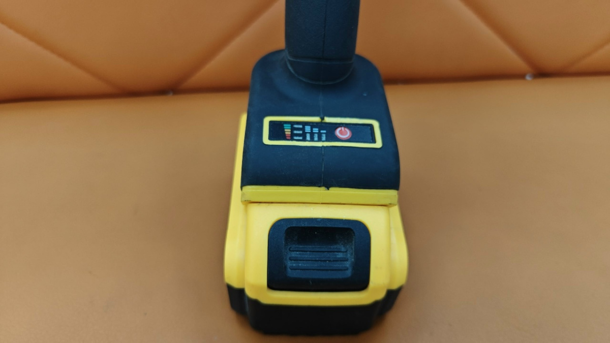 Угловая шлифмашина Dewalt 125