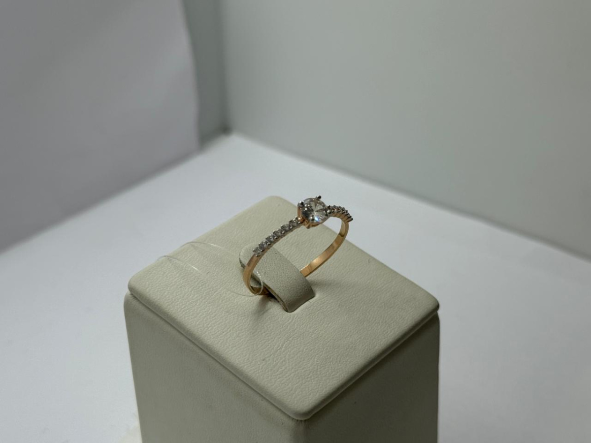 КОЛЬЦО С КАМНЯМИ (Au 585)