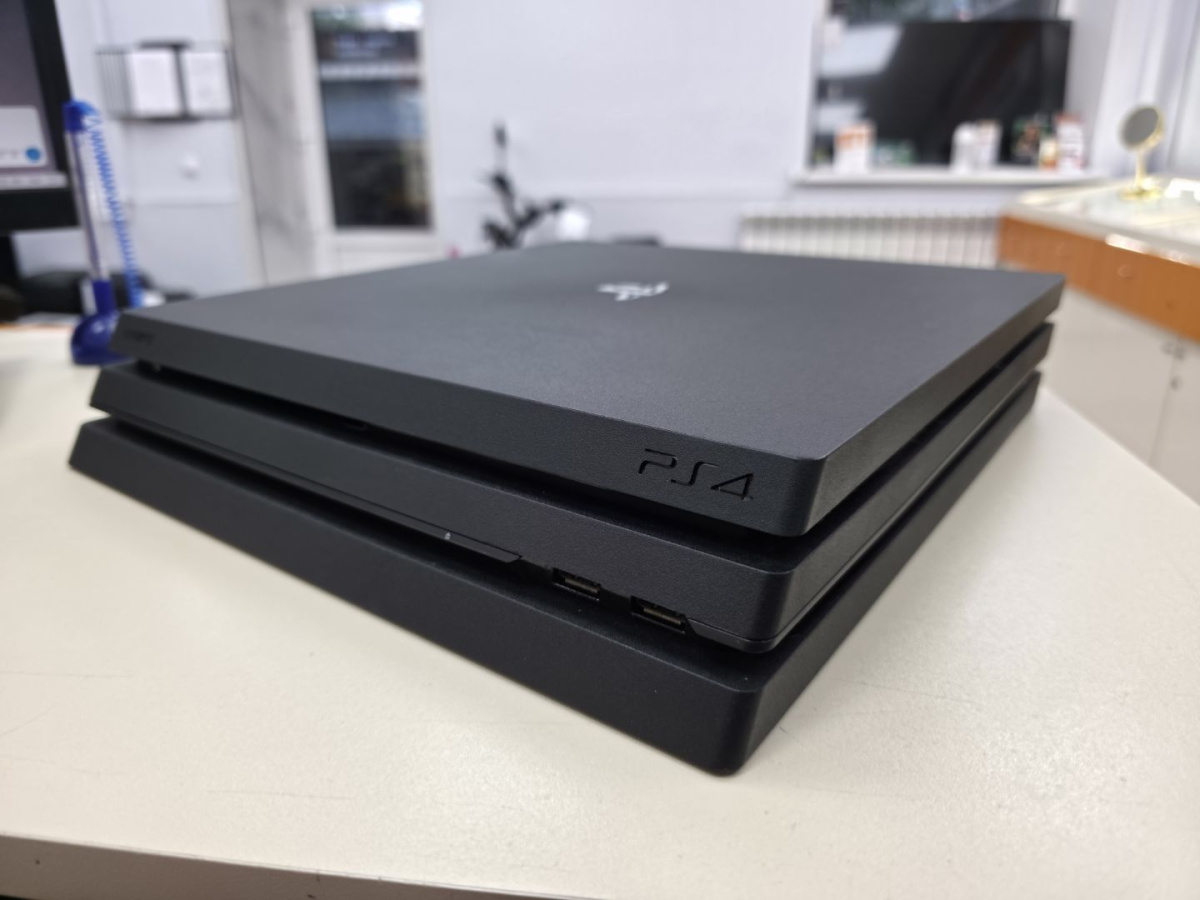 Игровая приставка PlayStation 4 Pro 1Tb