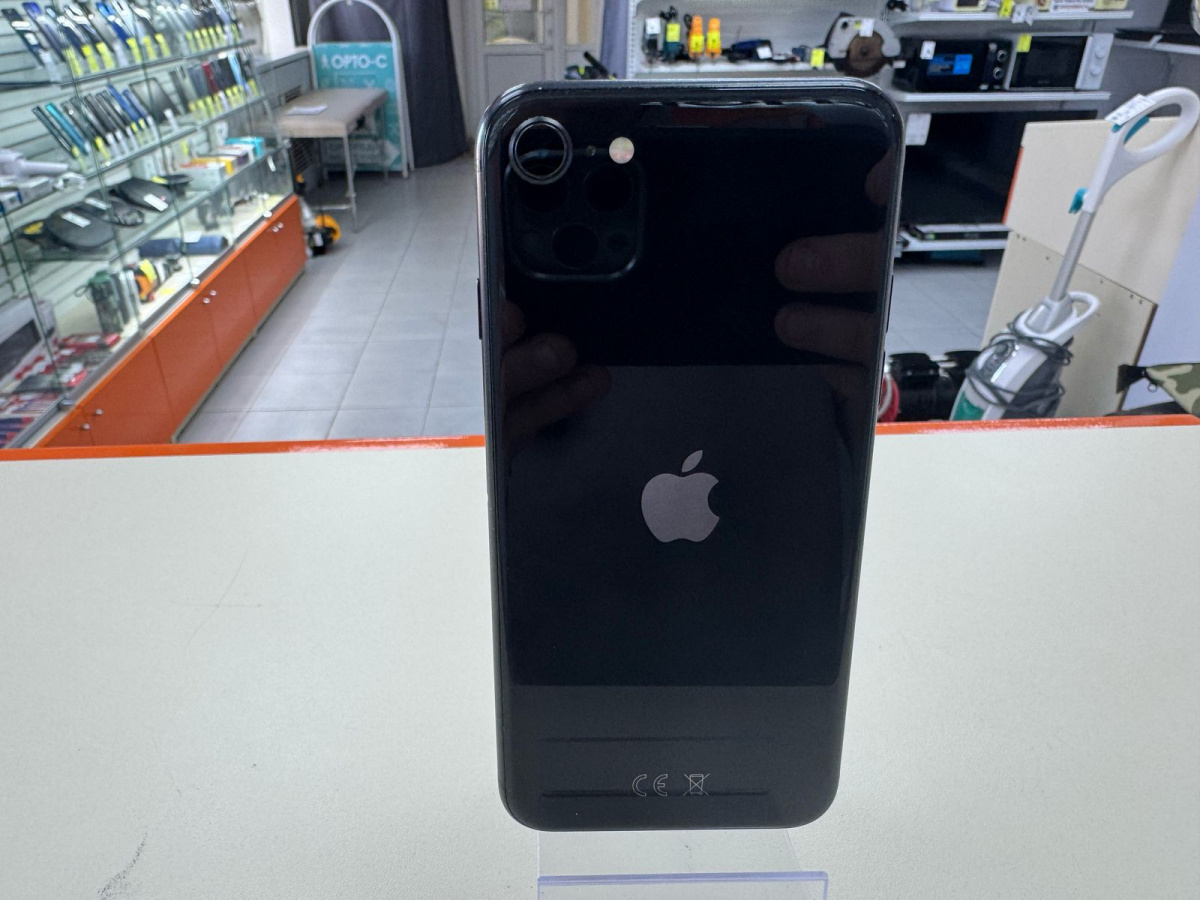 Смартфон Apple iPhone SE 2020 64Gb