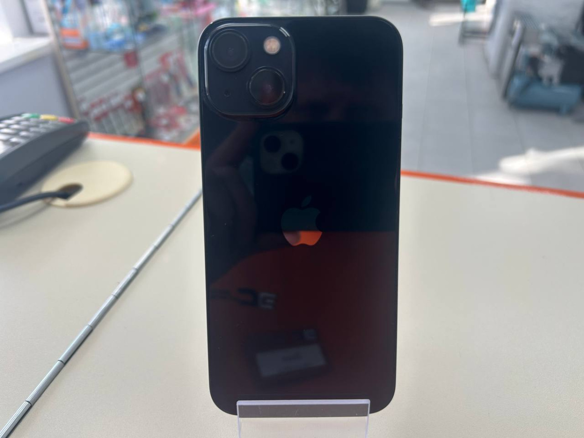 Смартфон Apple iPhone 13 128Gb