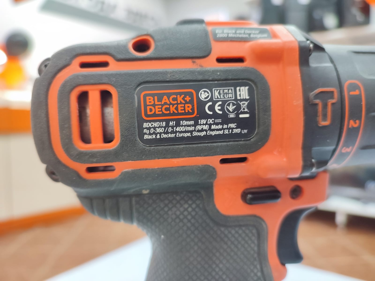 Шуруповерт Black & Decker BDCHD18KBQW;