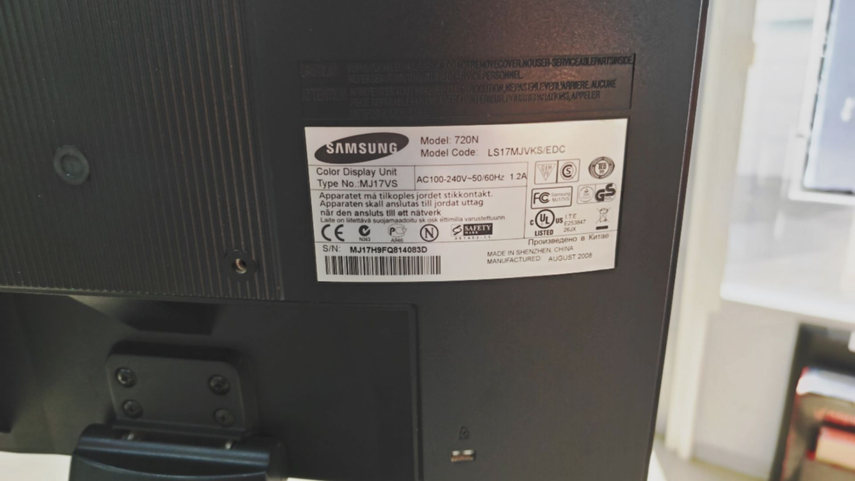 Монитор Samsung 720N