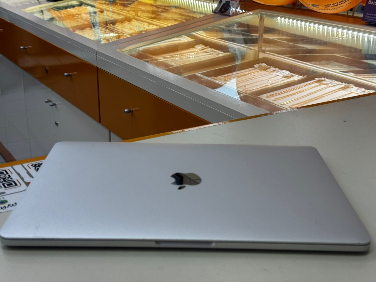 Ноутбук Apple MacBook Pro i7(13 дюймов два порта Thunderbolt 3 2016) A1708