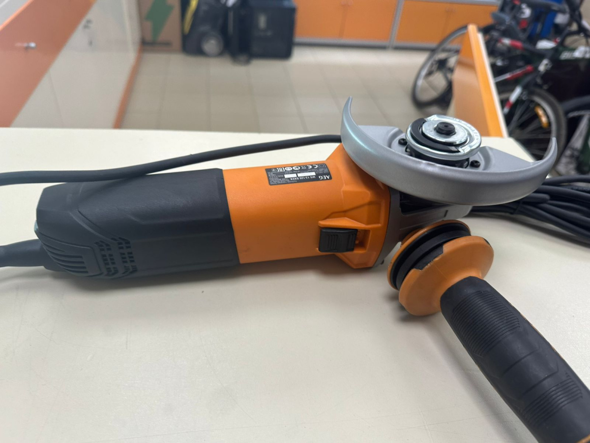 Угловая шлифмашина AEG WS 13-125 SXEK