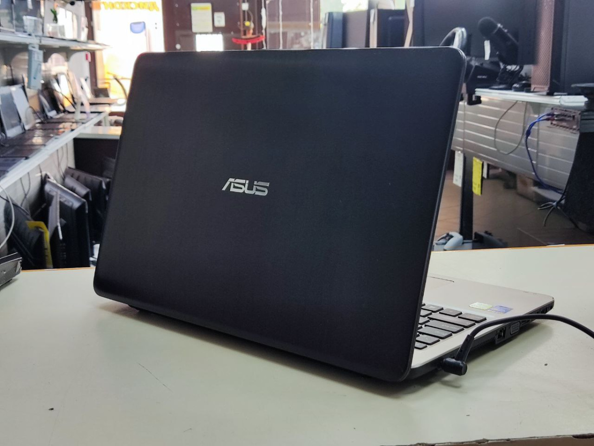 Ноутбук ASUS; Core i3-8130U, GeForce MX130, 12 Гб, 240 Гб, 500 Гб