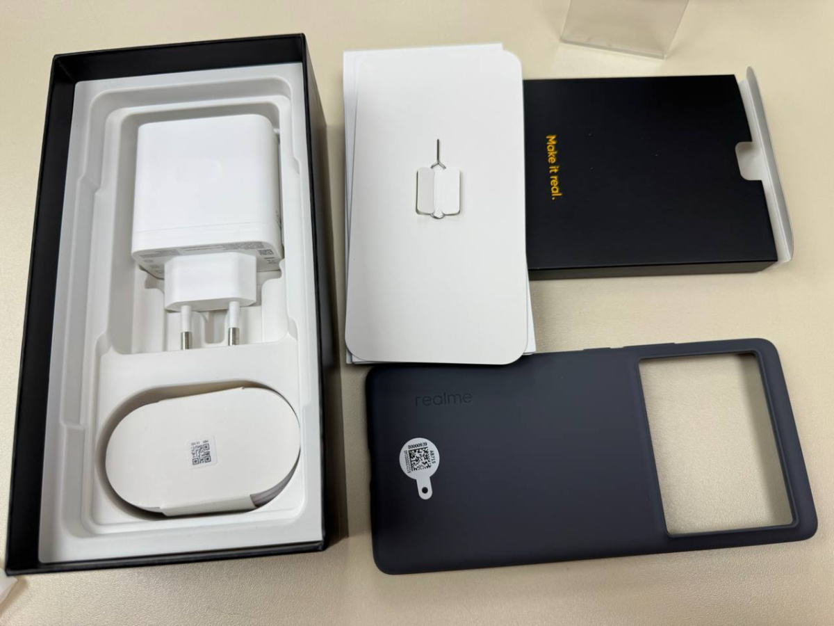 Смартфон Realme GT 6T 12/256