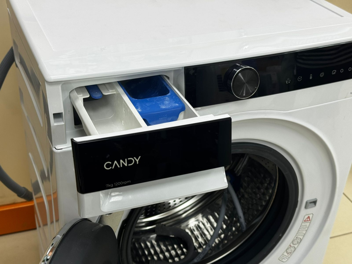 Стиральная машина Candy UltimO C37W4 27MBBW-07