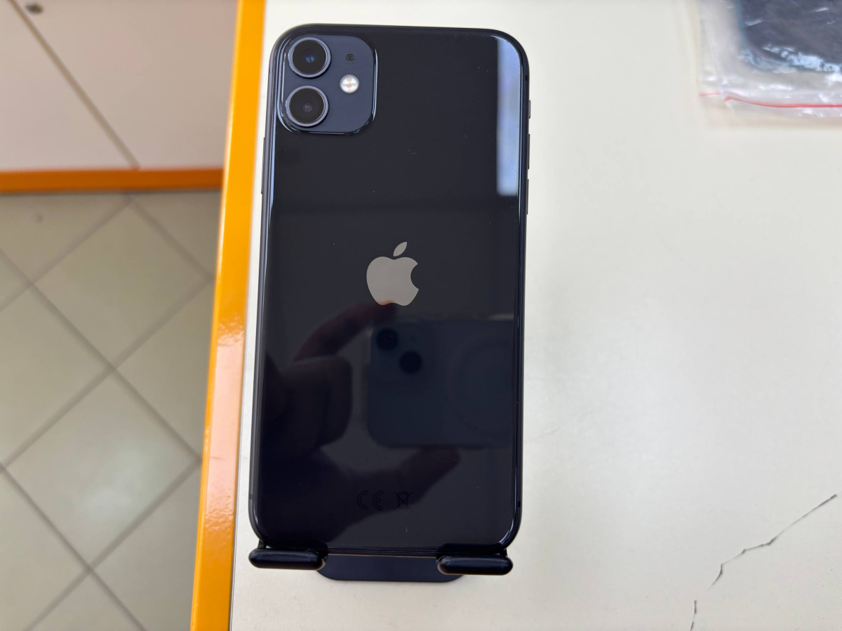 Смартфон Apple iPhone 11 64Gb